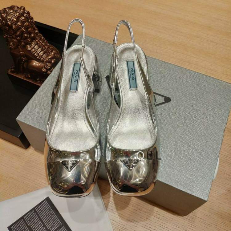 Picture of Prada Shoes _SKUPradasz34-42LL011819062
